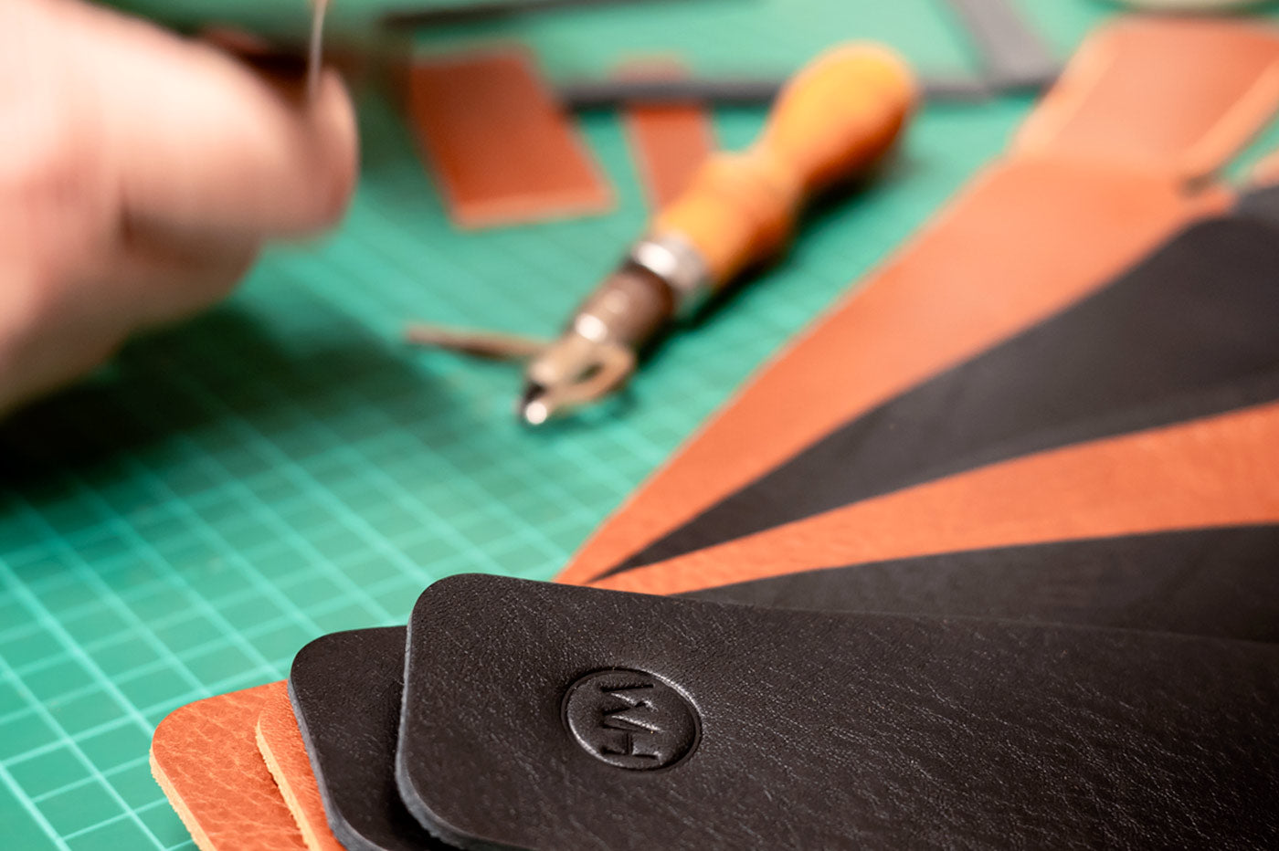 hand crafted leather razor pouches
