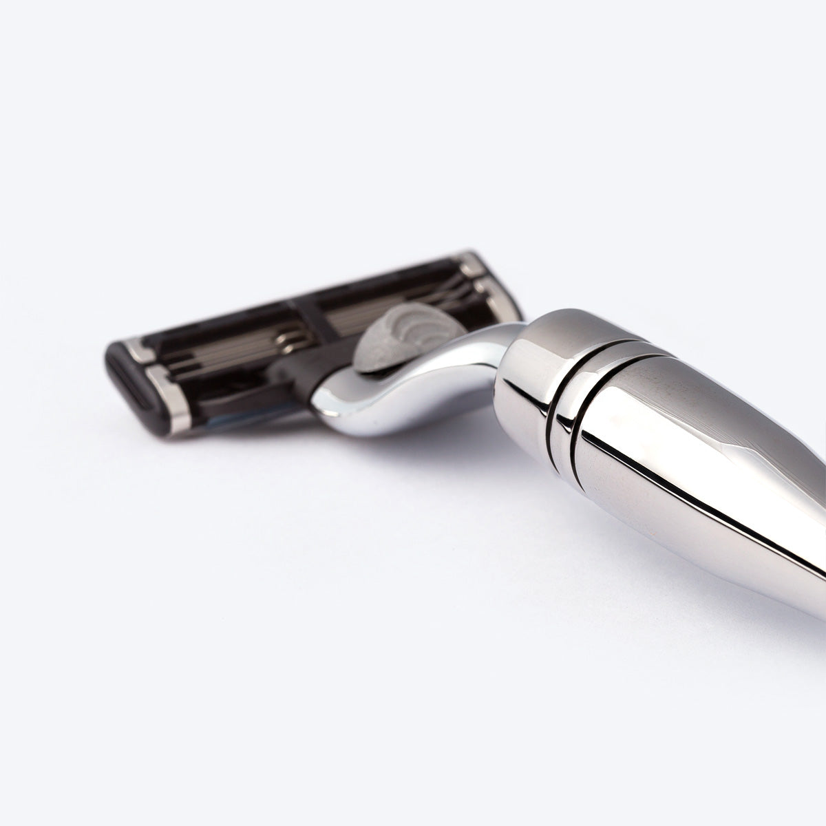 Mach3 Razor | Osterley 3-Blade Razor | Wilde & Harte